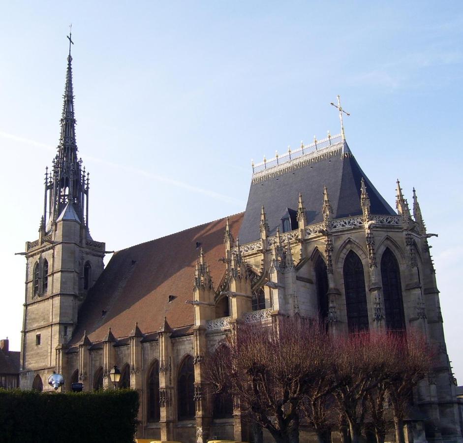Appartement Cosy Plein Centre Conches-en-Ouche ภายนอก รูปภาพ