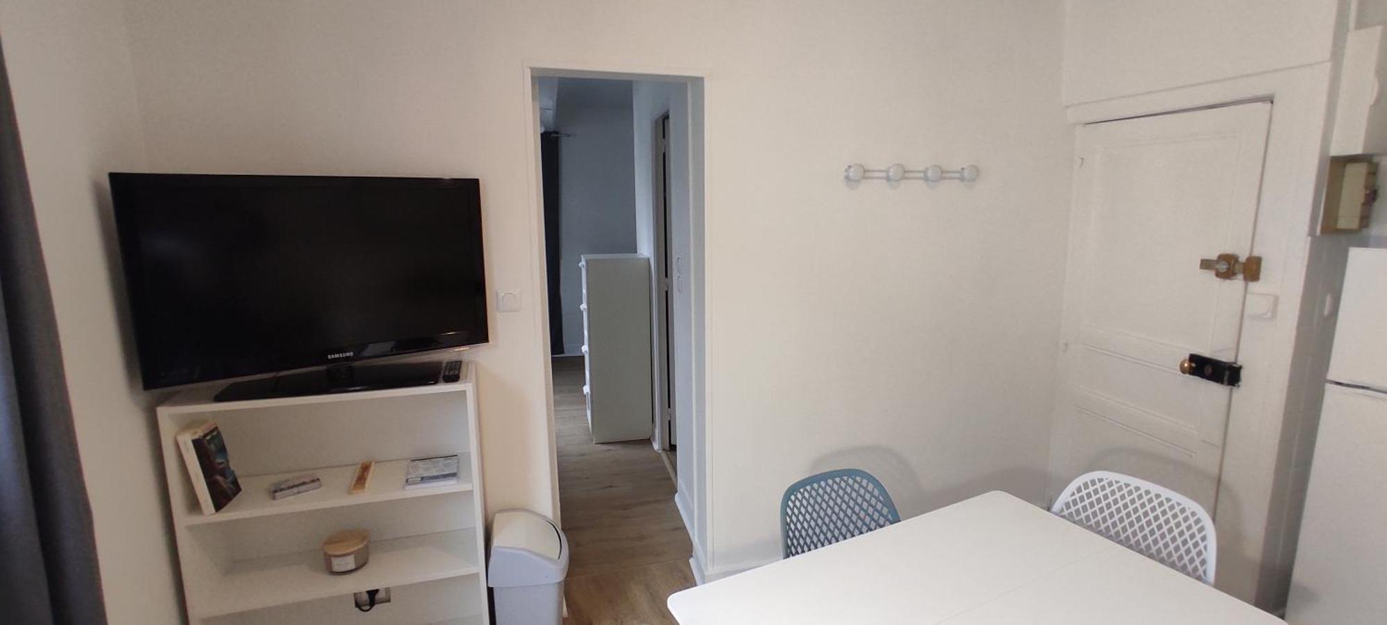 Appartement Cosy Plein Centre Conches-en-Ouche ภายนอก รูปภาพ