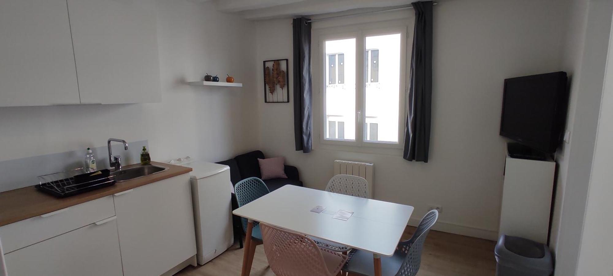 Appartement Cosy Plein Centre Conches-en-Ouche ภายนอก รูปภาพ